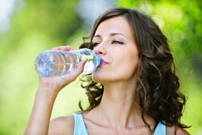 dzeramais ūdens svara zaudēšanai